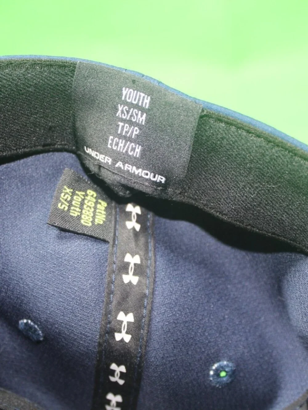 Under Armour fitted youth hat XS/SM